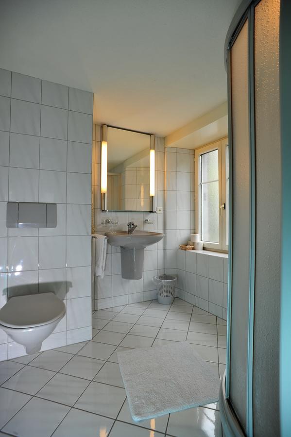Hotel Freihof Glarus Bagian luar foto