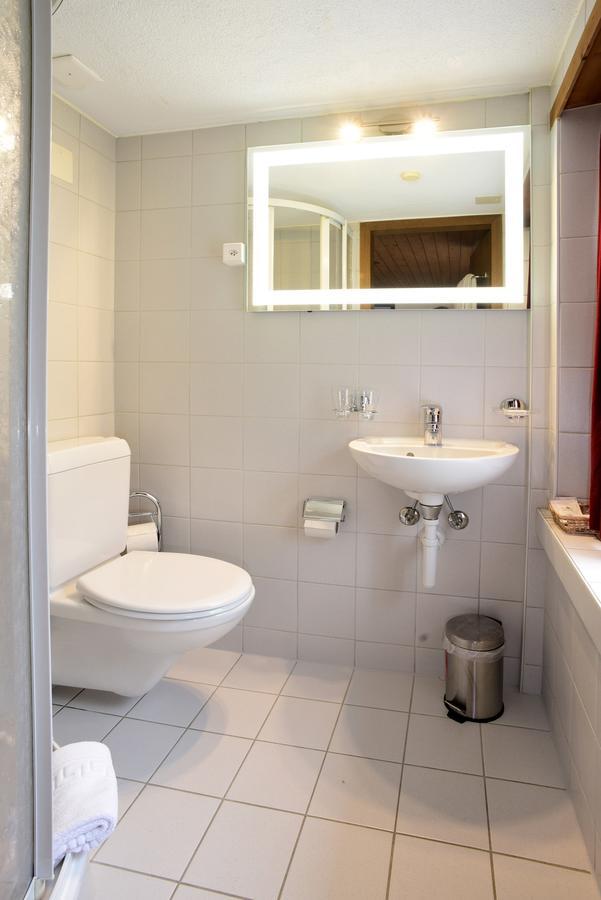 Hotel Freihof Glarus Bagian luar foto