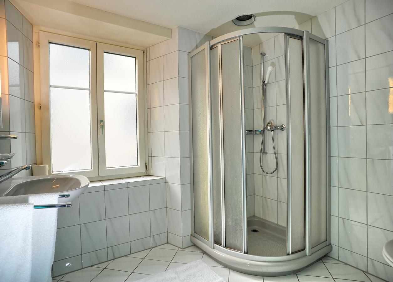 Hotel Freihof Glarus Bagian luar foto
