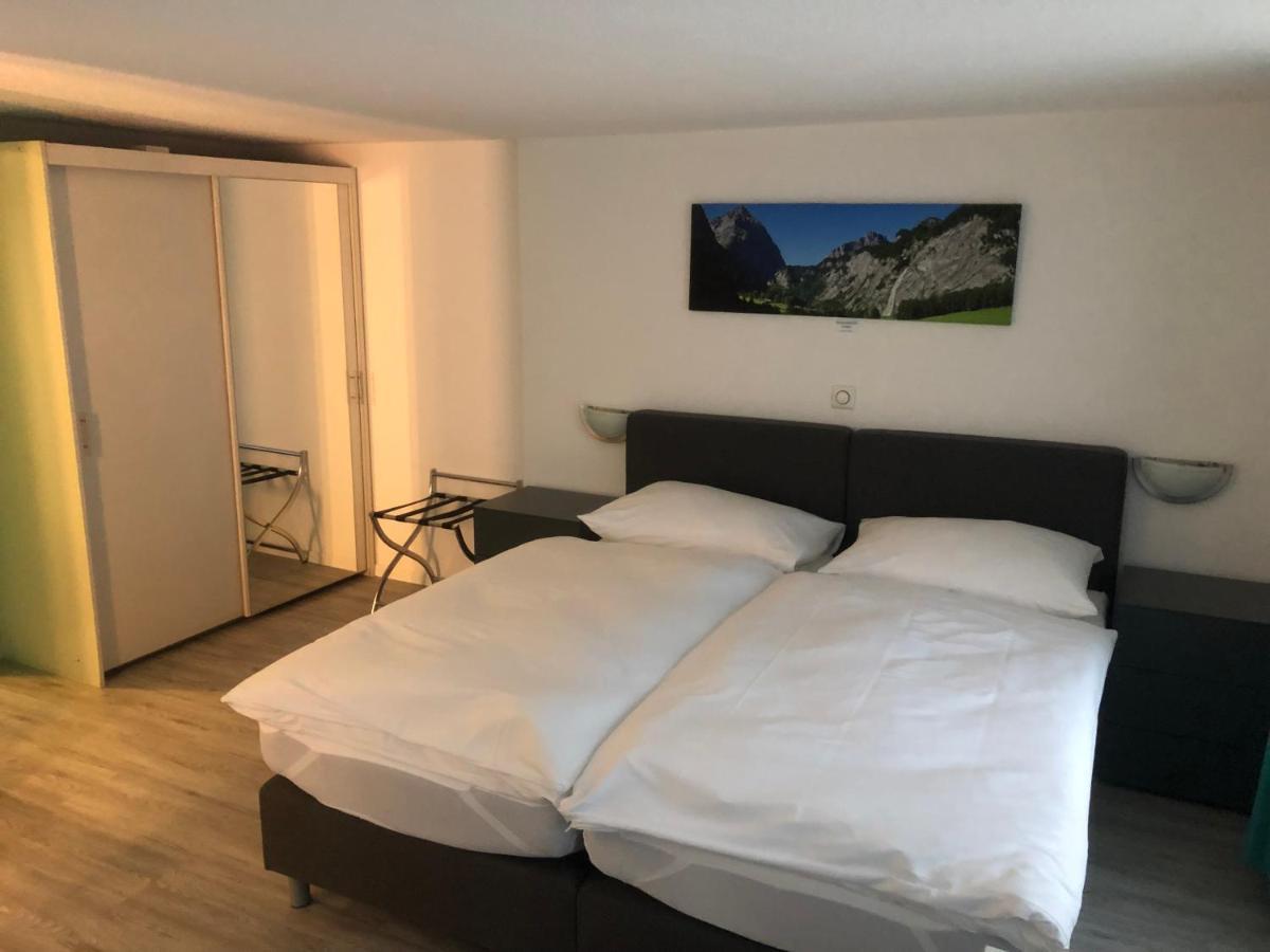 Hotel Freihof Glarus Bagian luar foto