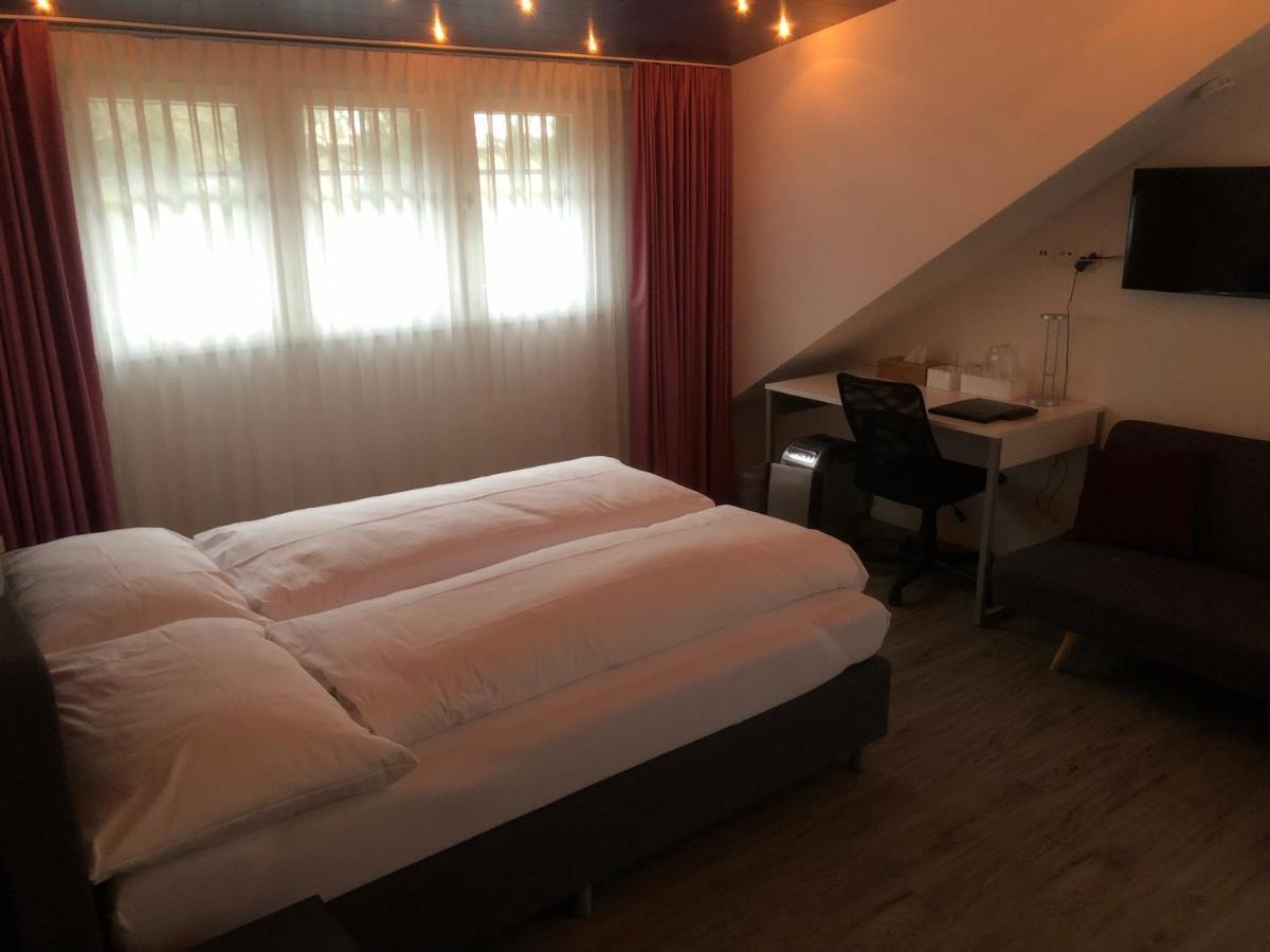 Hotel Freihof Glarus Bagian luar foto